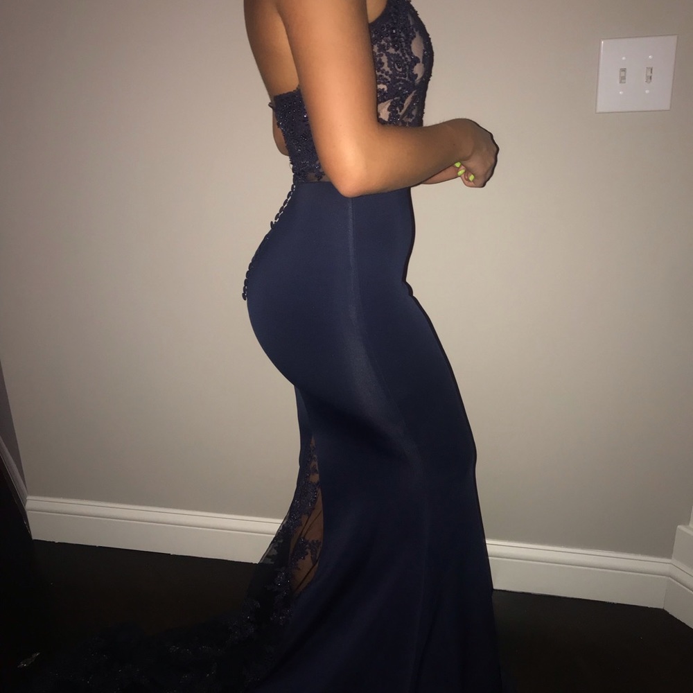Dress - Picture 3 of 3